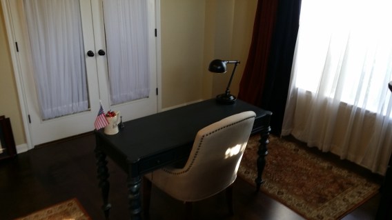 Catch-all Home Office - Organized Home Office 2